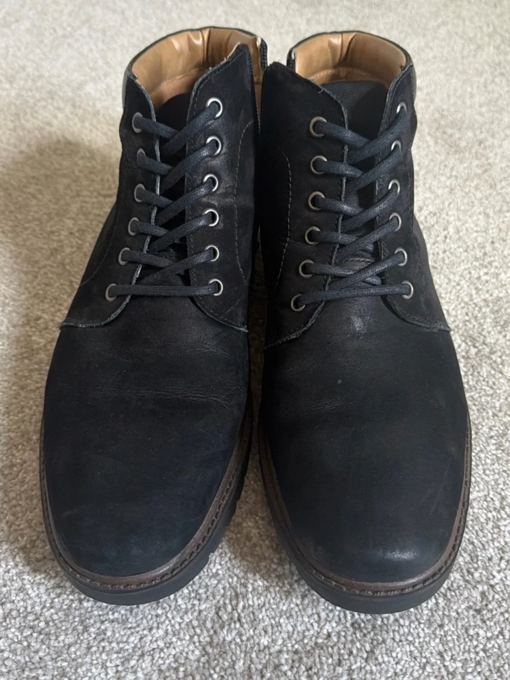 Men's Black Lace-Up Chukka Boots